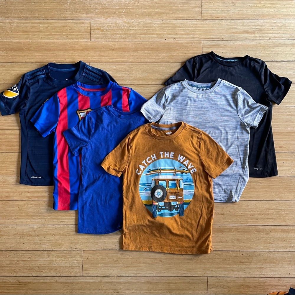 LOT of 6 Kids soccer jerseys and t-shirts - size 8